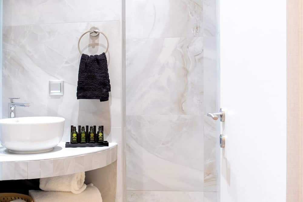 Trikeri Apartment | Charming 1-bedroom apartment in wonderful Ag.Kiriaki Trikeri Volos with WiFi, AC