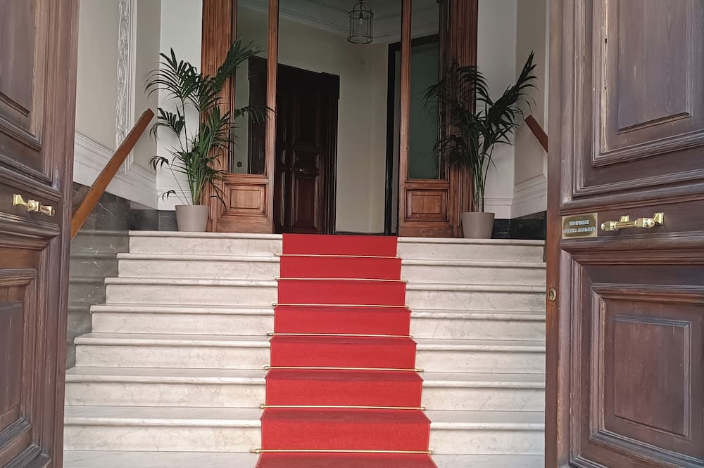 Quartiere III Pinciano Apartment | Villa Borghese Home & Terrace (VBHT)