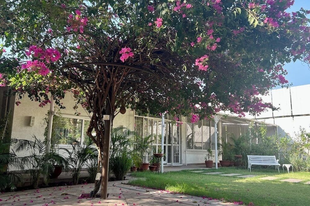 Bhopal Bed & Breakfast | The Studio Cottage - Deluxe 3-bedroom Bed & Breakfast in Bhopal