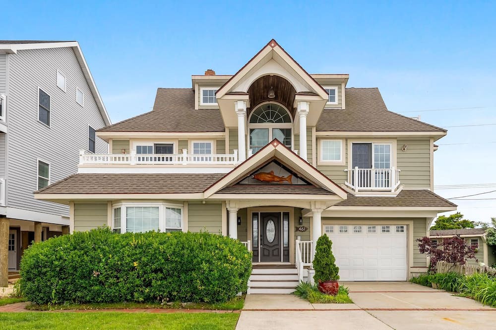 Cape May Court House House | Charming newly updated home in Avalon with endless views of bay and sunset