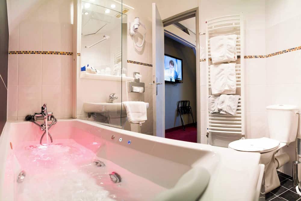 Seclin House | Millesime Room with Bathtub - 1