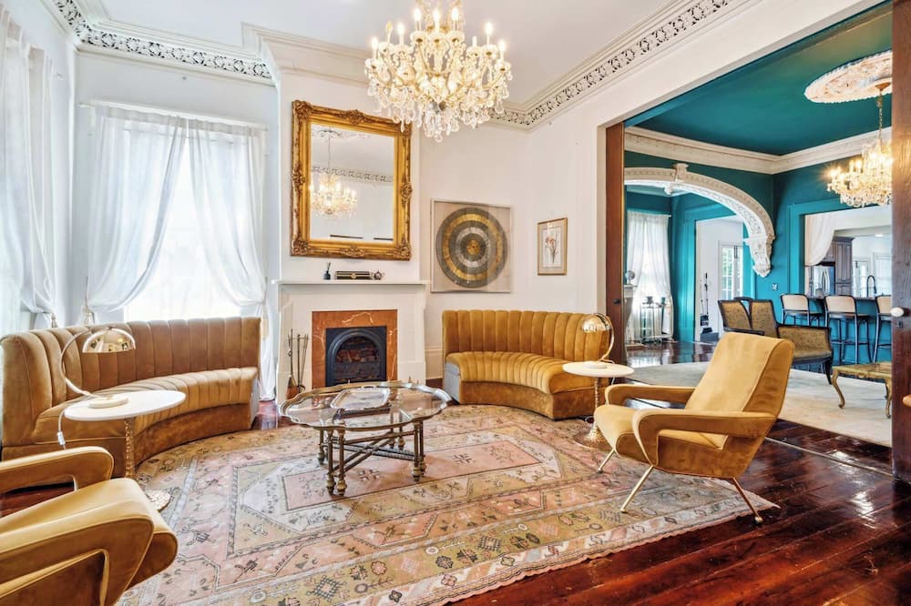 Faubourg Marigny Villa | Opulent Historic Mansion w Heated Pool 5br|6.5ba