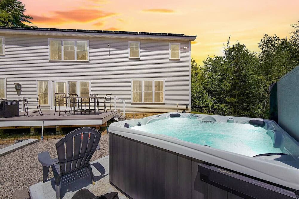 Center Conway House | Hemlock Hideaway | 4500 ft.² New Build w/Hot Tub