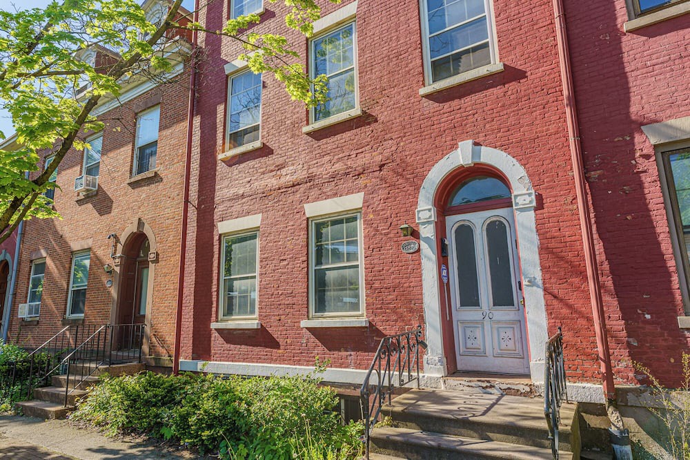 Albany House | Massive 5BD/4BA 3-Story Duplex @ Downtown Albany