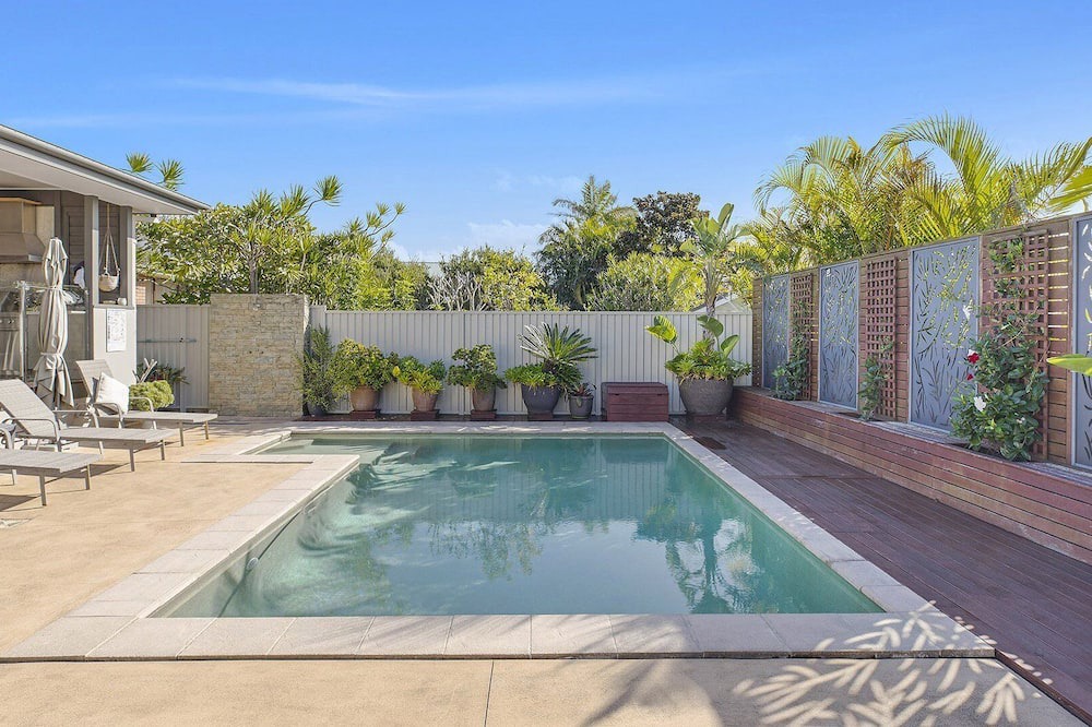 Shelly Beach House | SHELLY BEACH HOUSE - FAMILY FRIENDLY WITH POOL, WALK TO BEACH
