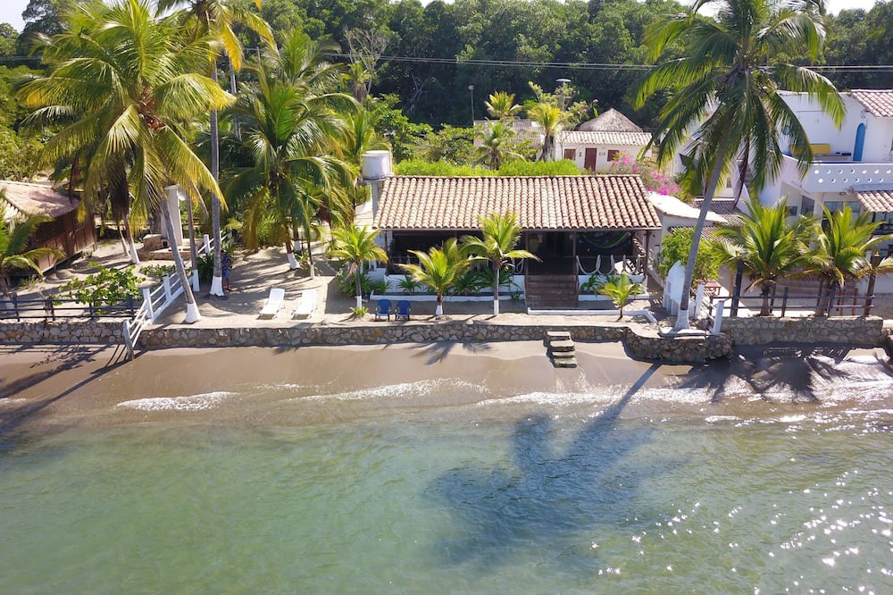 Tolu House | Beachfront cabin with Wi-Fi