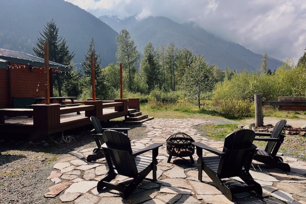 Fraser Valley Regional District Cabin | Peaceful cabin in the mountains with pond view. Pet friendly!