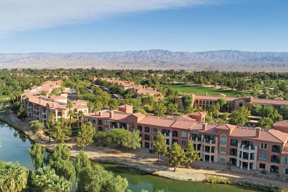 Palm Desert Condo | 2-bedroom condo in marvelous Palm Desert with AC, WiFi, fitness room