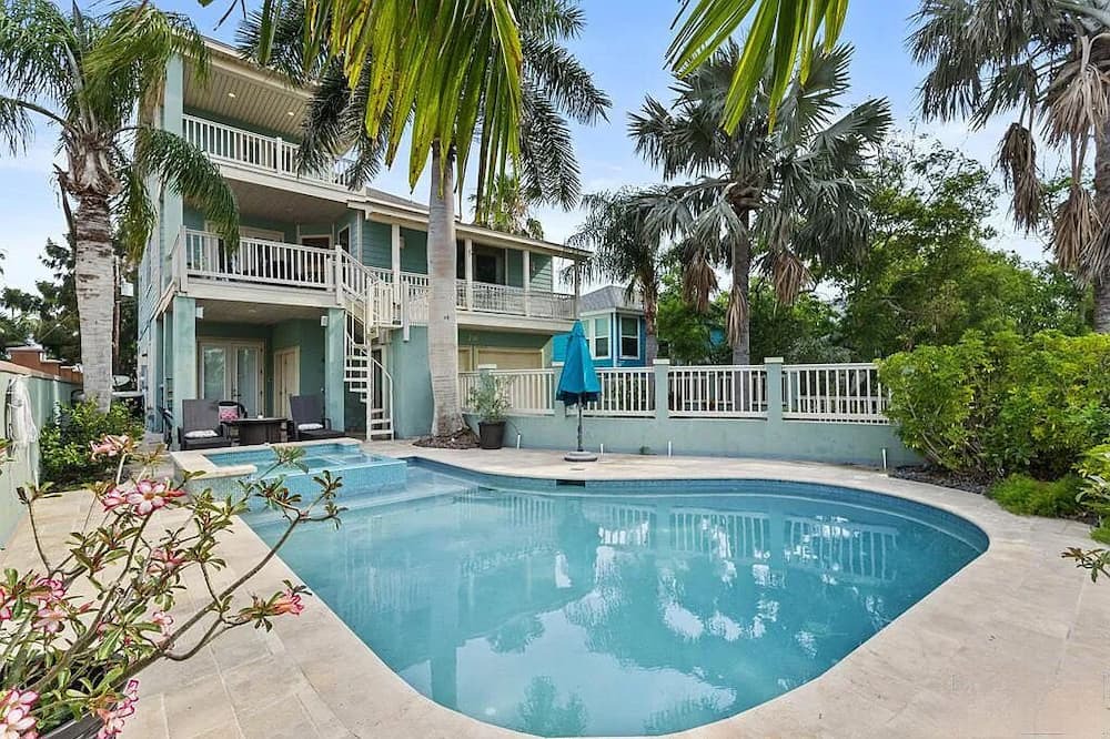 South Padre Island House | Luxury Villa w/Private Pool & Spa, Sunset View, SpaceX Launch View & Elevator
