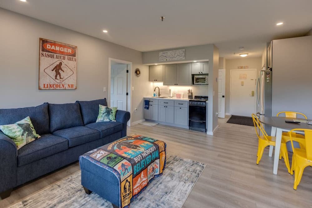 Lincoln Apartment | Riverside Condo with Amenities