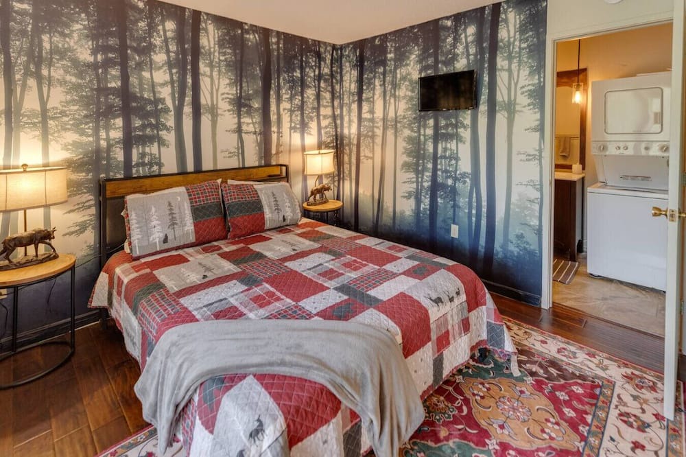 Lincoln House | Updated Mountainside Condo