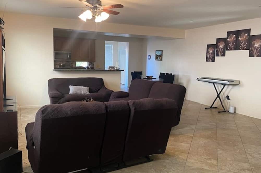 Rita Ranch House | 4-bedroom house in brilliant Tucson with WiFi, AC
