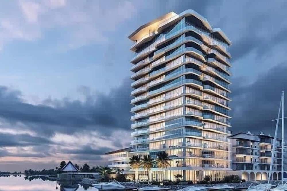 Isla Iguana Apartment | Nautico Condo, Rooftop Pool, Gym, Steps to the Marina!
