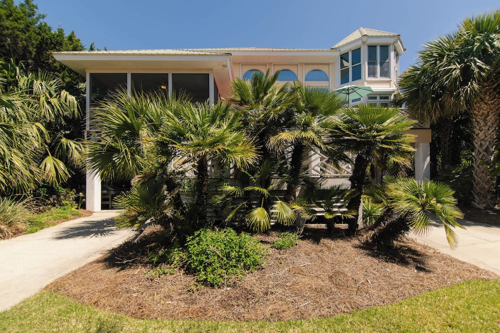 Edisto Island House | Casa Del Sol-Ocean View Home One Block from Beach Access-Free WiFi,Screened Porch,Crow's Nest