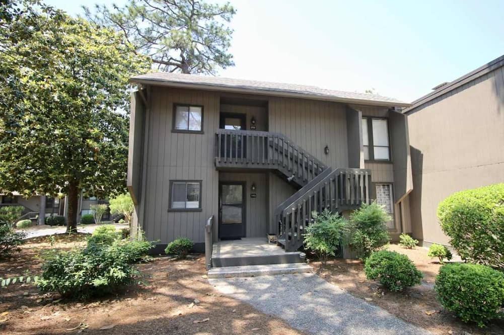 Pinehurst Condo | Sealladh Loch Summary