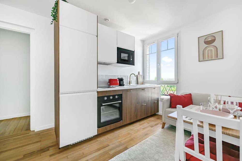 Centre Apartment | Magnificent renovated apartment La Défense Paris Gare