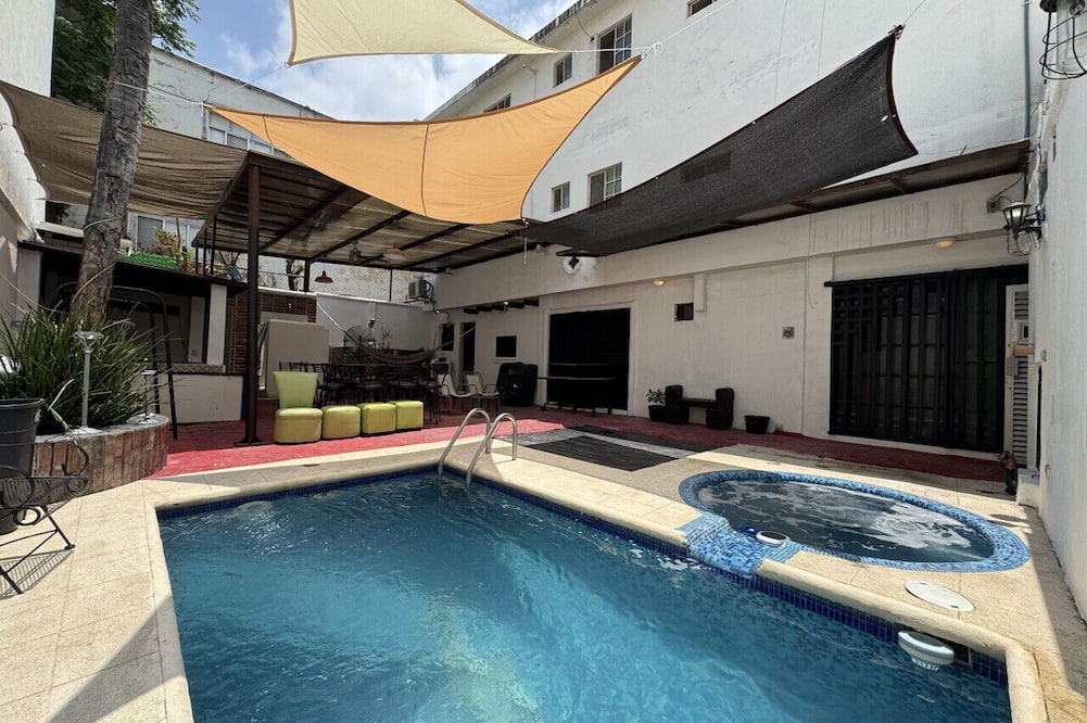 Monterrey Municipality Apartment | Fifth floor apartment near TEC de Monterrey