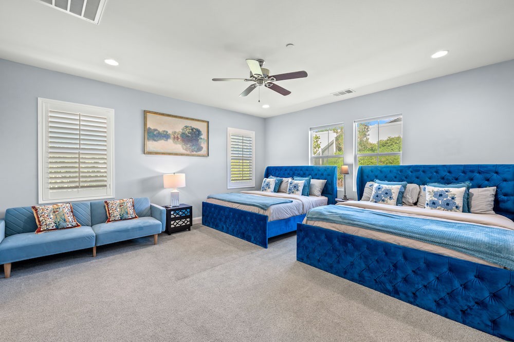 Colton Villa | 6BD/3BA/Villa/10Beds/Grill/NearUCR/Large Space/clean/outdoor furniture