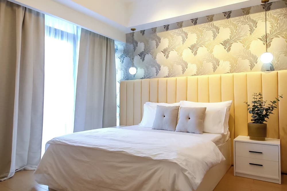 Socorro Apartment | Cozy & Modern 2BR unit with Balcony in Manhattan Cubao - Cylo's Place