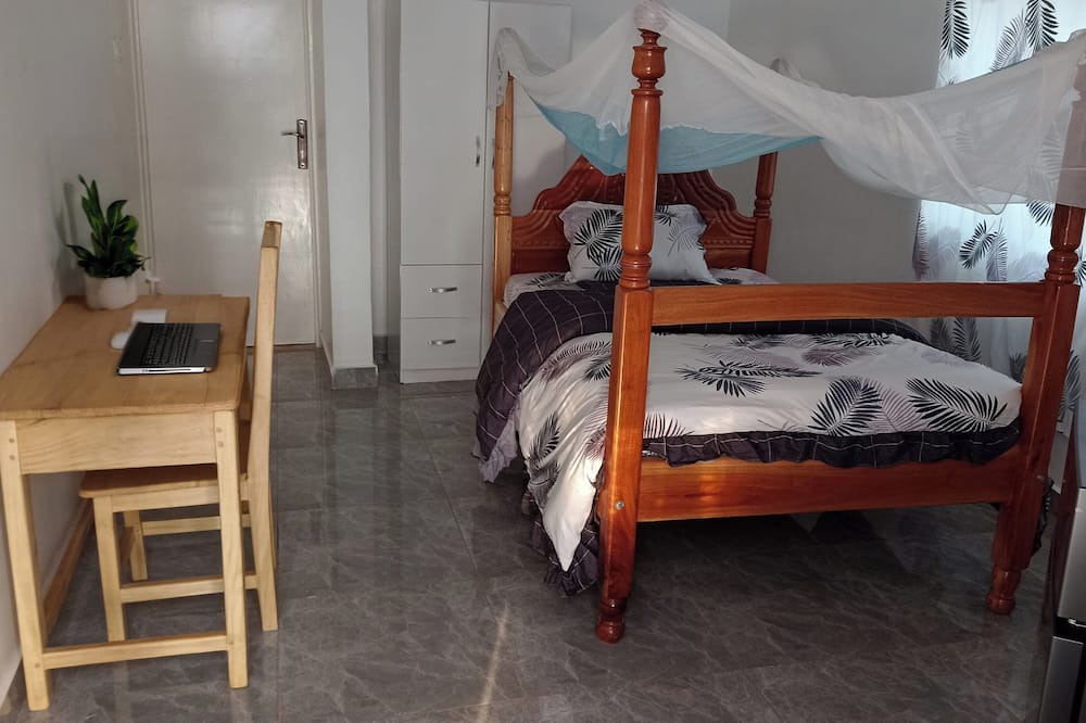 Gulu House | Room in modern round house in big green compound only 10 minutes from Gulu city