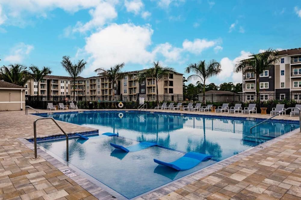 Fort Myers Apartment | Vantage 3BD 3 - Three Bedroom Apartment, Sleeps 6