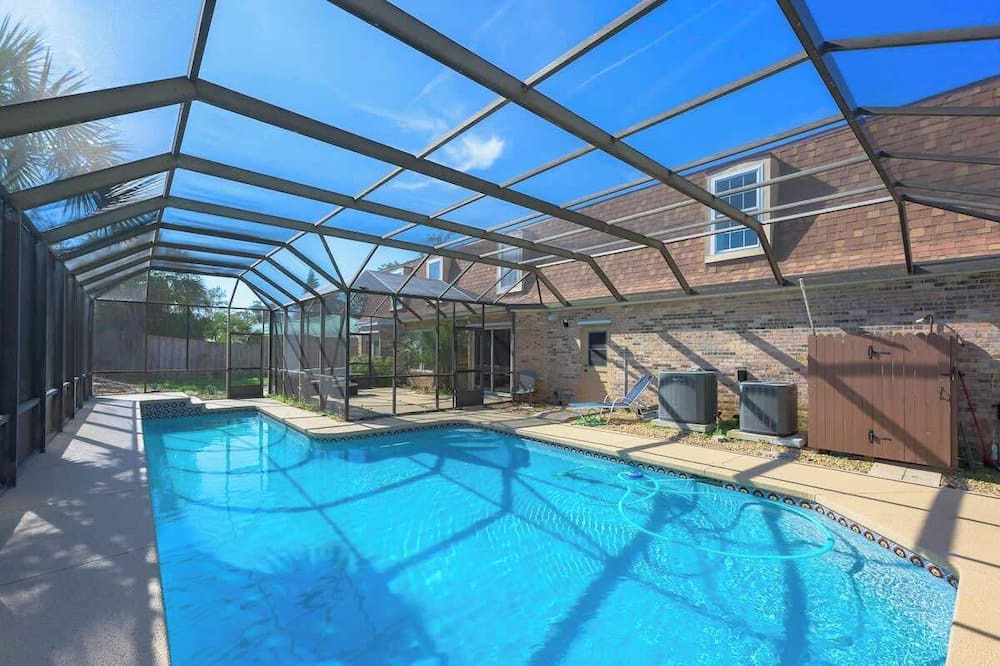 Ormond Beach House | Enjoy Beautiful Ormond Beach 4BR Apt WiFi & Pool