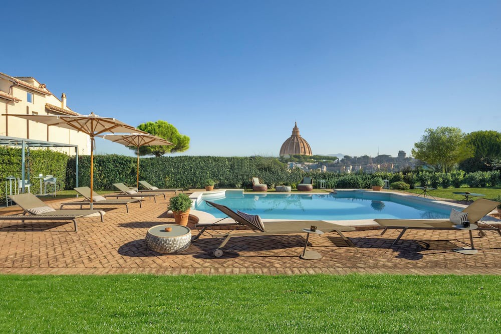 Vatican Apartment | Tower of the Moon - Luxury Stay with St. Peter View