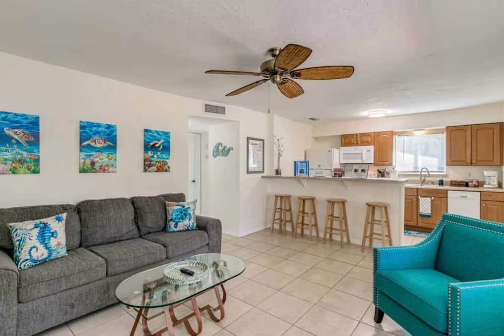 Cocoa Beach House | Tiki Turtle Tropical Retreat: Kayaks, Bikes & Cocoa Beach Bliss!