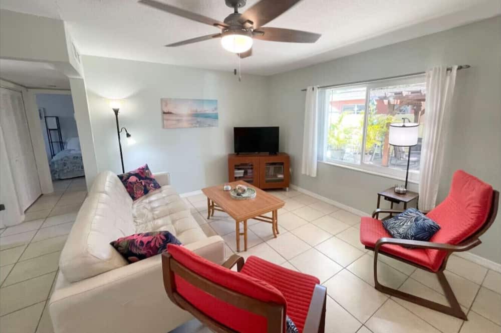 Cocoa Beach House | Fiesta Flamingo Cottage: Your Cocoa Beach Paradise with Kayaks & Bikes