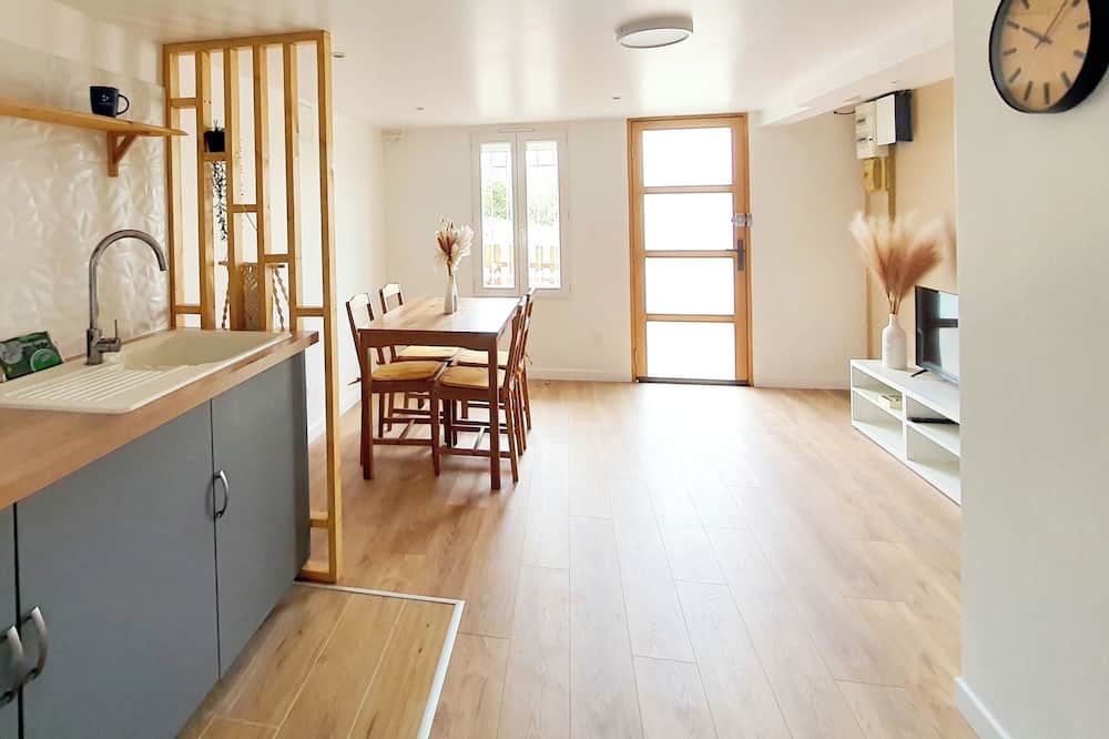 Saint-Genis-Laval Apartment | Quiet, detached T2 apartment/10 min from Lyon Centre/Private car park/Terrace