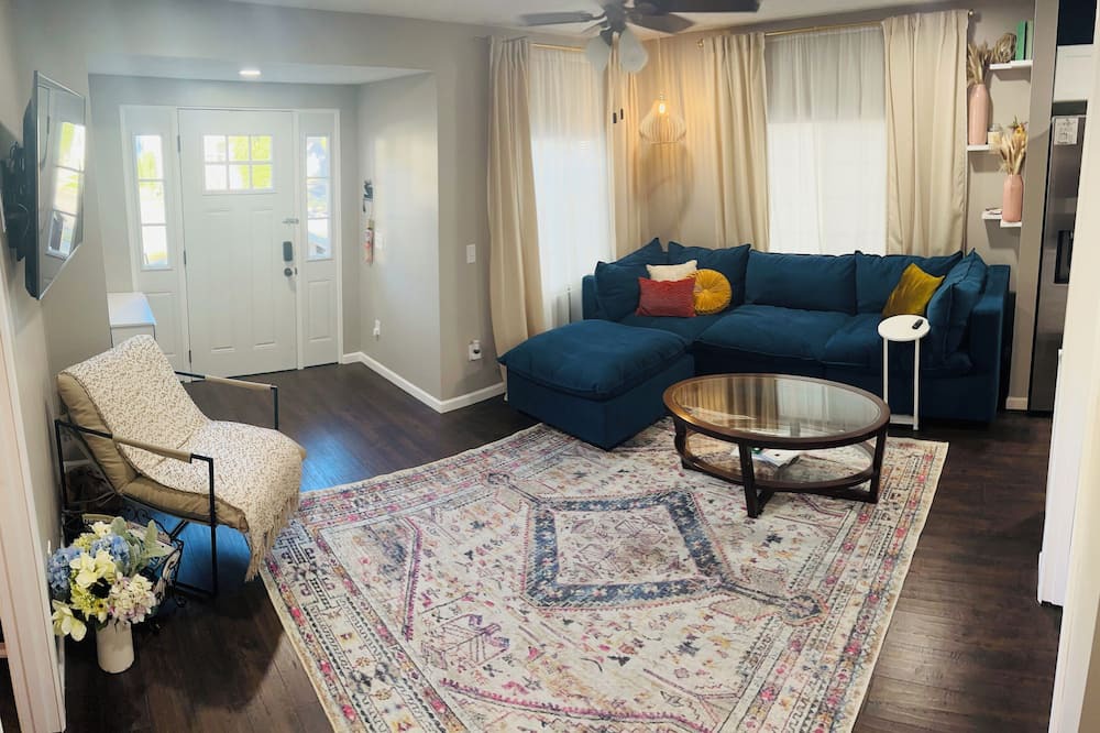 Sioux Falls House | Charming 3-bedroom house with WiFi, AC in welcoming Sioux Falls