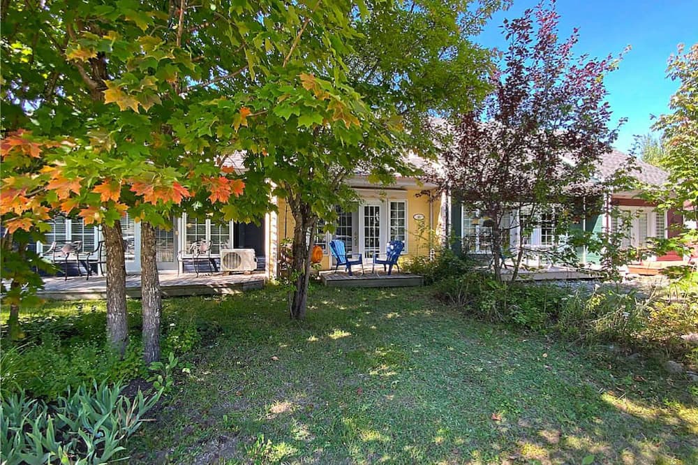 L'Anse-Saint-Jean Ski Chalet | Chalet in the heart of the Mont-Édouard ski slopes -ski in, ski out