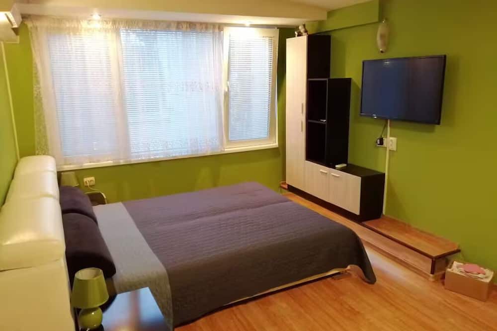 Odesos Bed & Breakfast | Cozy and stylish apartment, top center of Varna