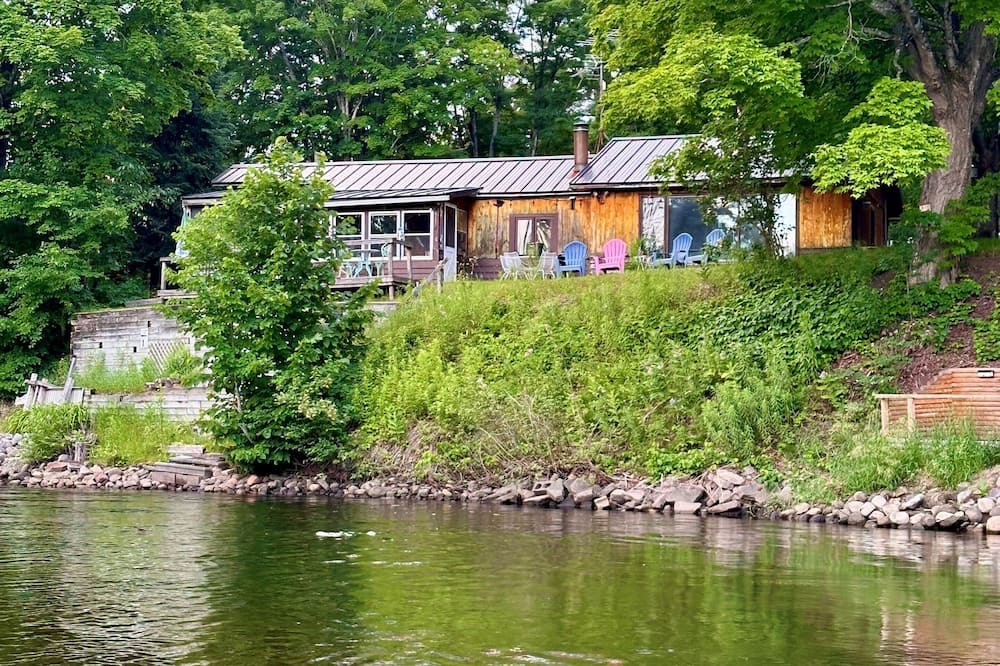 Fife Lake Cabin | Riverfront cabin with WiFi in charming Fife Lake