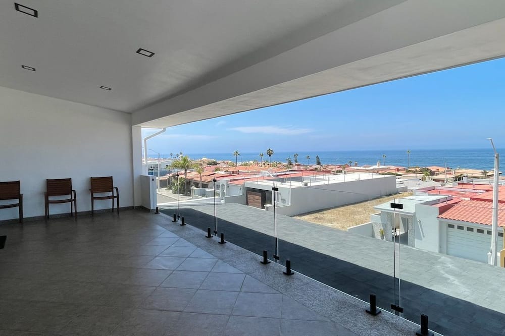 Primo Tapia House | Spacious Ocean Front 6 Bedroom House In Pristine Mision Viejo, AC,WIFI, Pool