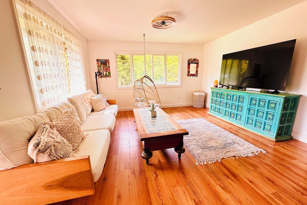 Pauwela Other | North Shore of Maui - 2bd minutes from beach and waterfalls