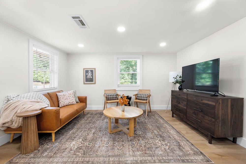 Roswell Apartment | Cozy 1-bedroom apartment in hot downtown Roswell
