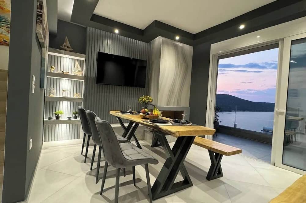 Amfilochia Apartment | Suite 3 on the Hill - Stunning, Spacious, and Breathtaking Panoramic View