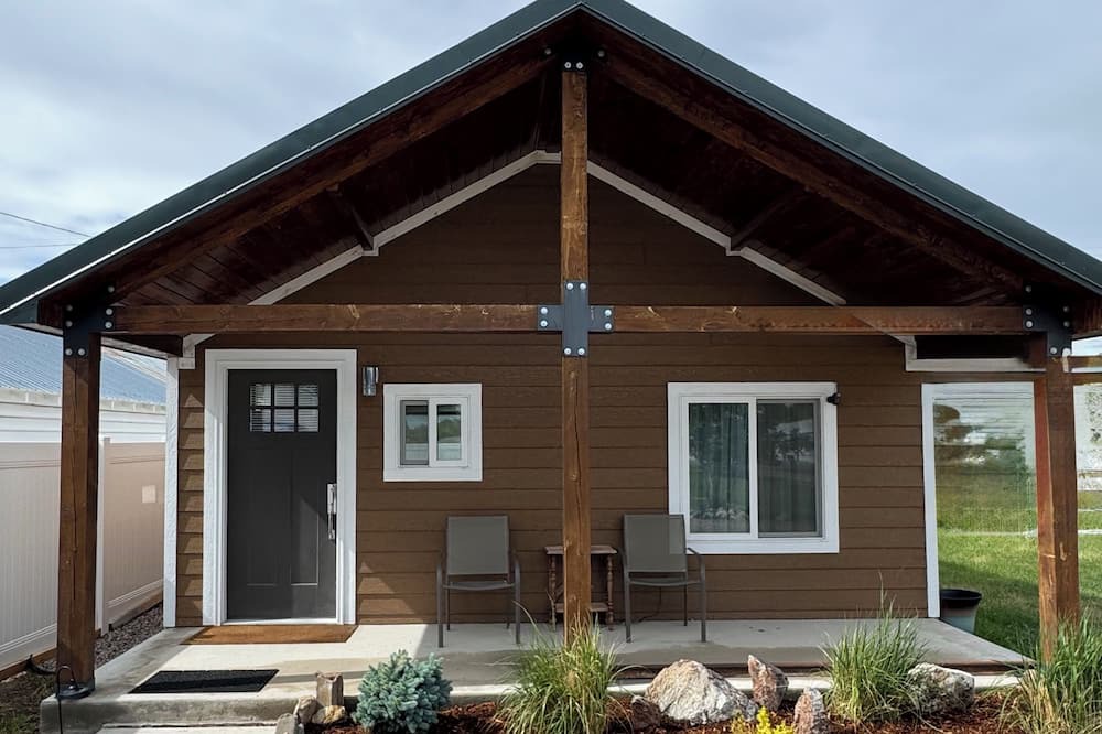 Dillon House | Cozy Cabin with Style