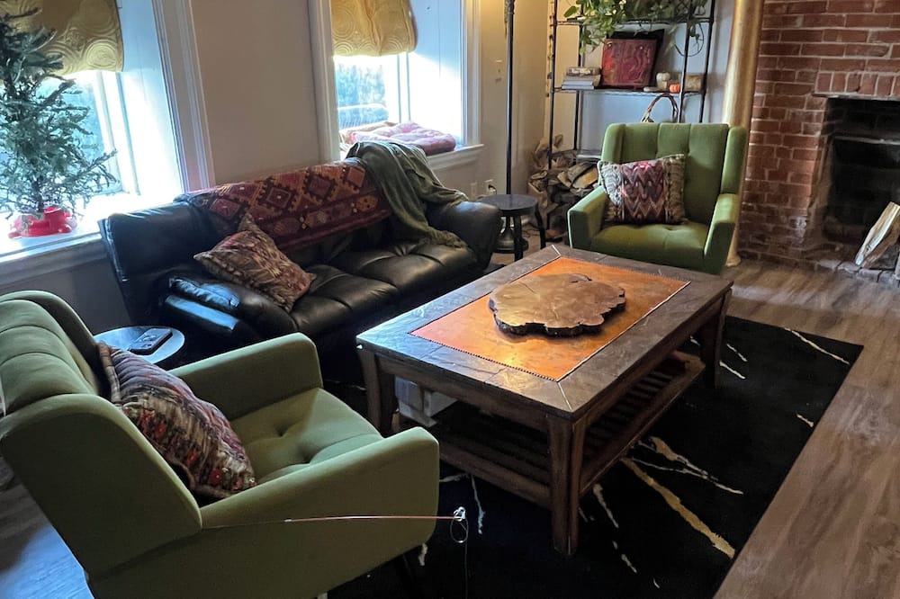 Sackets Harbor House | Charming 2BR Bayside Townhome, patio, WiFi, in beautiful Sackets Harbor