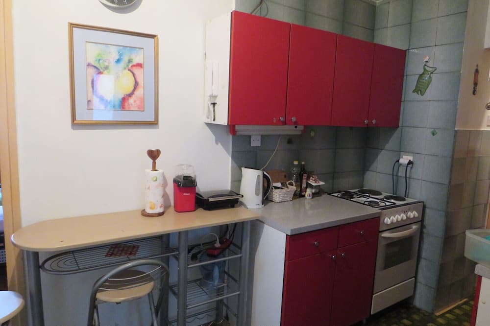 Sarajevo Apartment | Tranquil 3-bedroom apartment with WiFi in strict center of Sarajevo