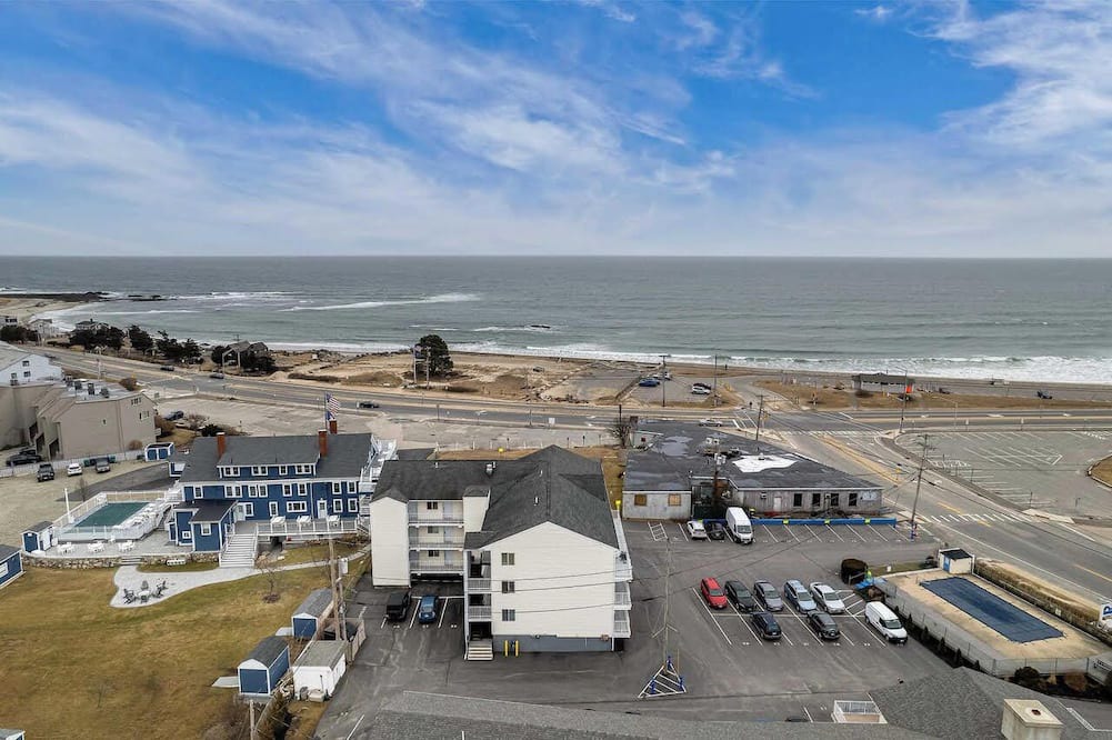 Hampton Condo | Cozy 1-bedroom condo in wonderful Hampton with WiFi, AC