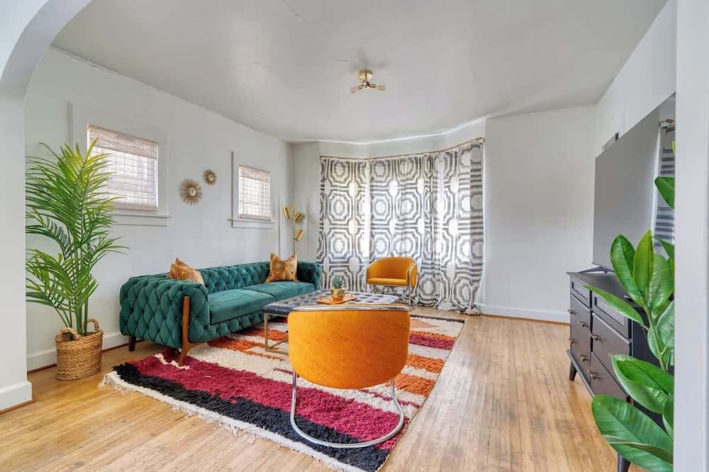 Hosford-Abernethy Apartment | Lively 2BR Old Hollywood Apt ~ 92 WalkScore