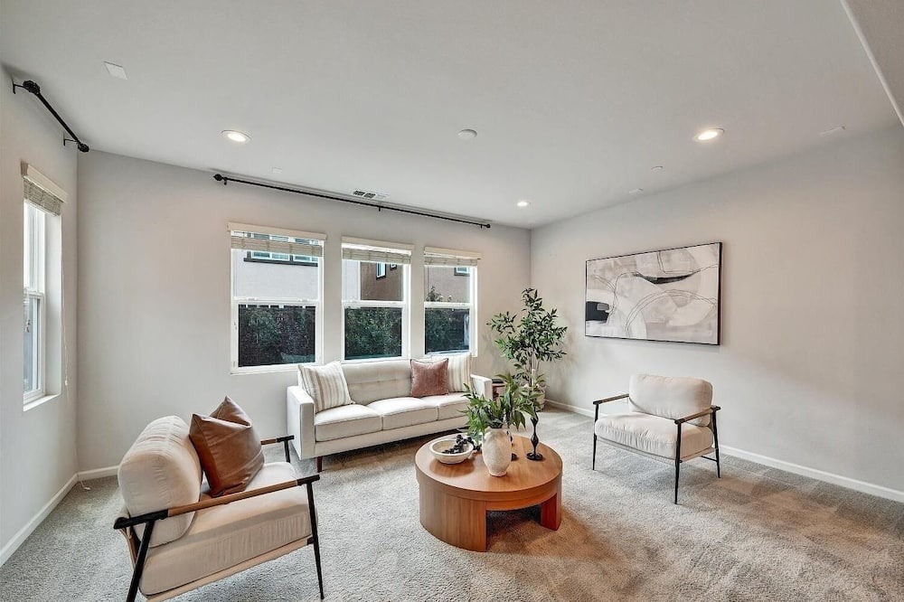 Santa Rosa House | Located just minutes from the Green Music Center, and close to renowned wineries