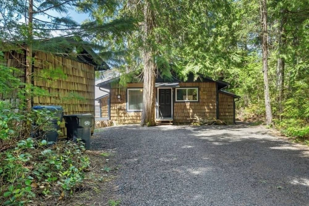Pacific Beach Cabin | Charming 1-bedroom cabin in Pacific Beach