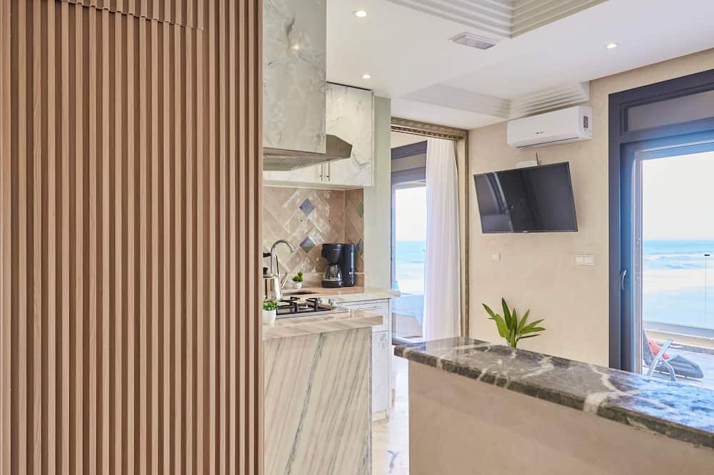 Southern Atlantic Coast Apartment | Wake to Waves: Stylish 1-Bedroom by the Shore
