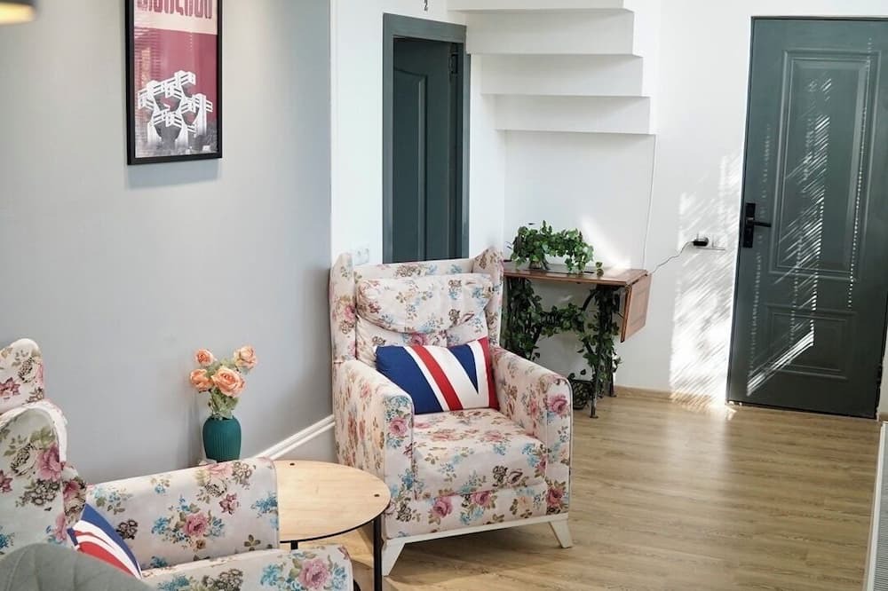 Tbilisi Apartment | Two bedroom (2bathroom) apartment in old Tbilisi