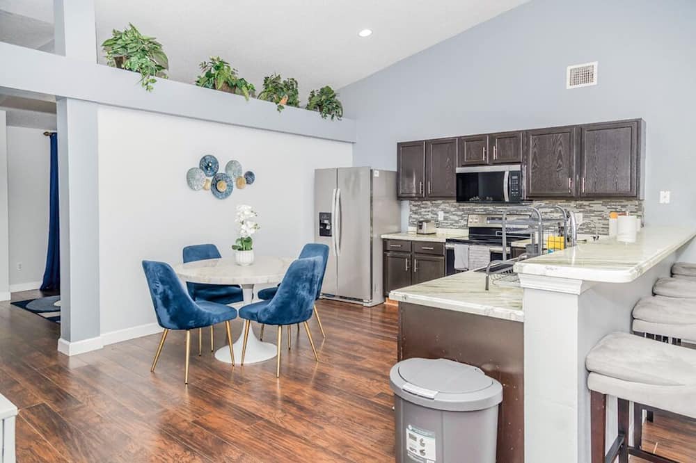 Vero Lake Estates House | Modern 4BR Home Open Concept, Private Gym, Near Beaches