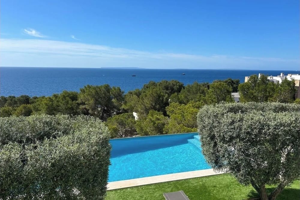 Roca Llisa Villa | A DREAM OVER THE SEA