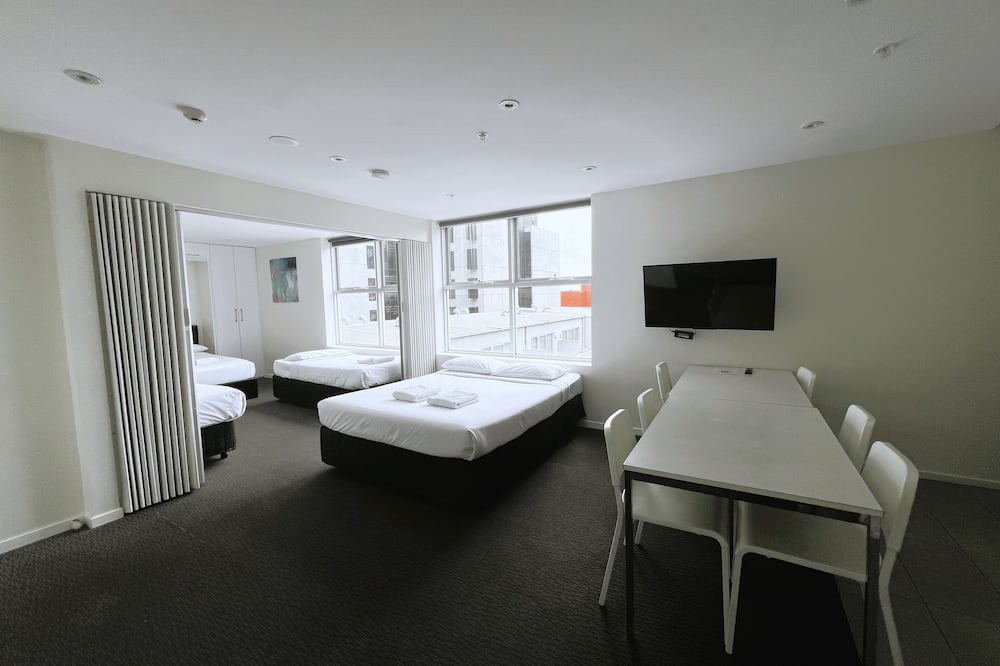 Carlton South Apartment | Large City Apartment for 6 Guests | Melbourne CBD | Free Wi-Fi & On Site Parking